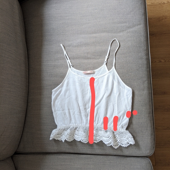 White top. - Picture 3 of 4